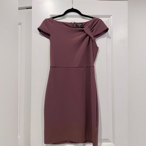 EXPRESS ASYMMETRICAL
RUCHED SHOULDER SHEATH DRESS